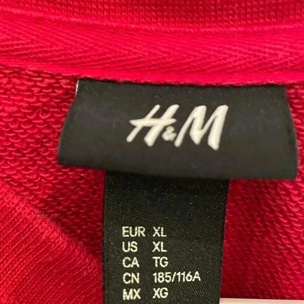 H&M "Play To Win" Red Adult Sweatshirt Sz XL - Picture 4 of 5